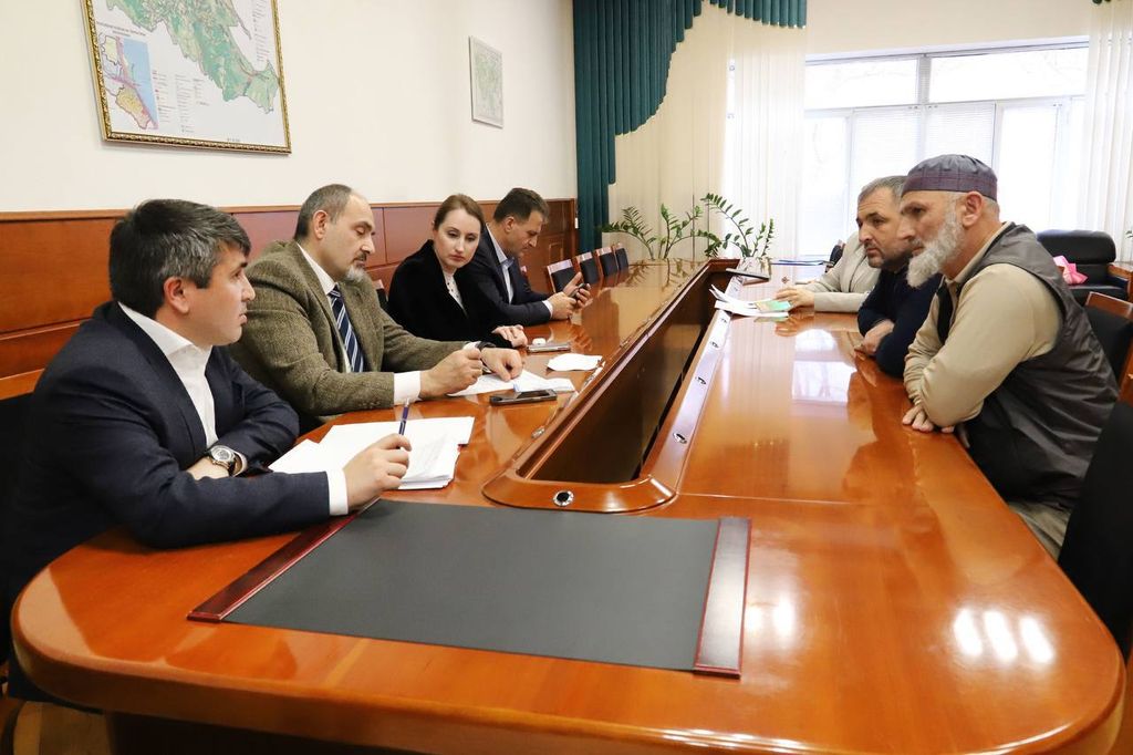 Яхья Бучаев провел выездной прием граждан в Табасаранском районе