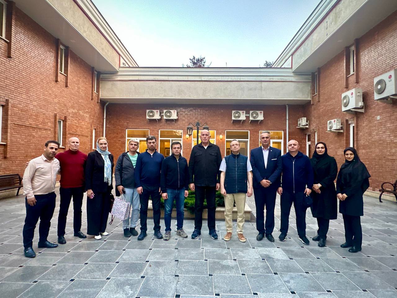 Премьер-министр Дагестана посетил Генконсульство России в Иране