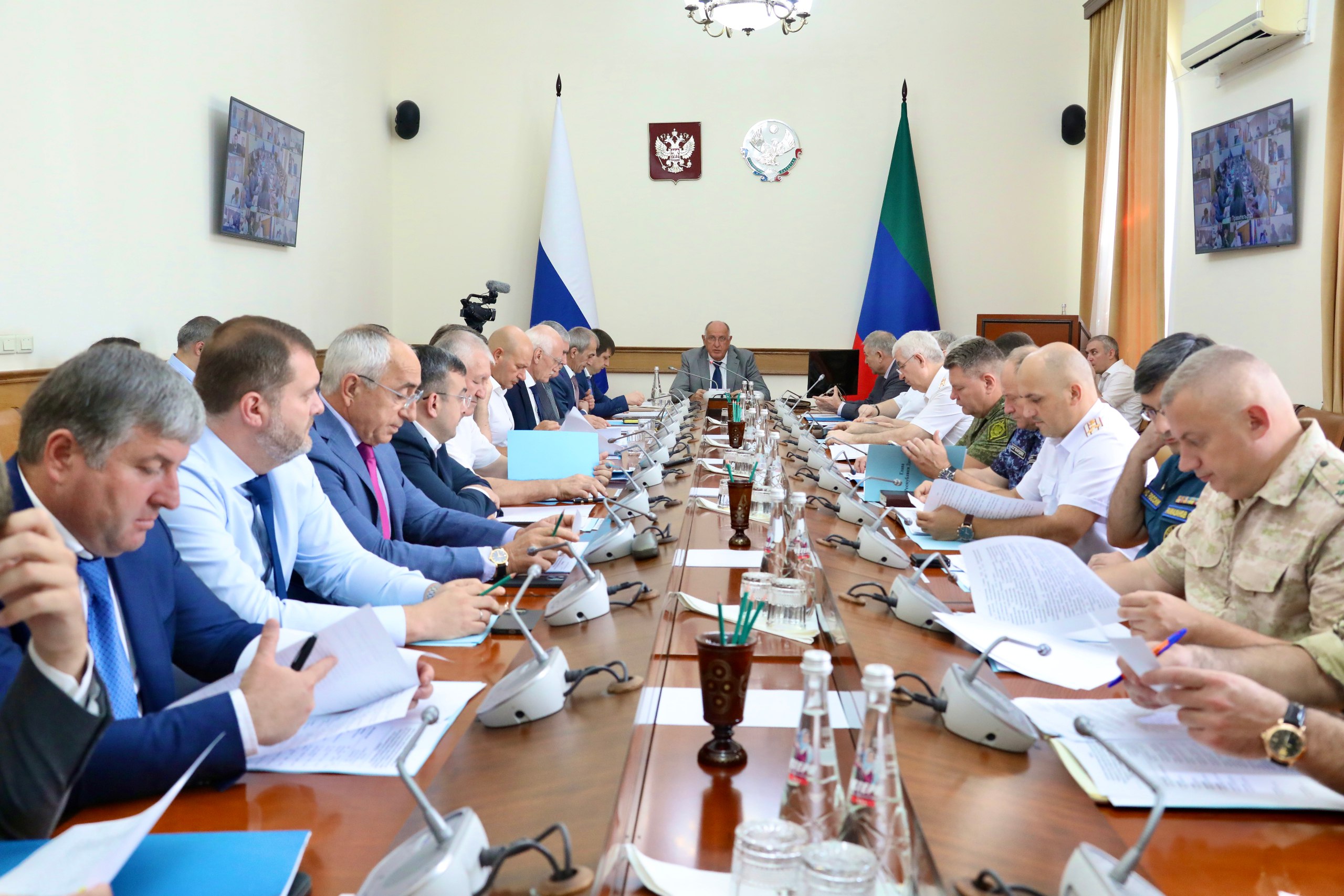 Абдулмуслим Абдулмуслимов провел заседание Оперативного штаба РД