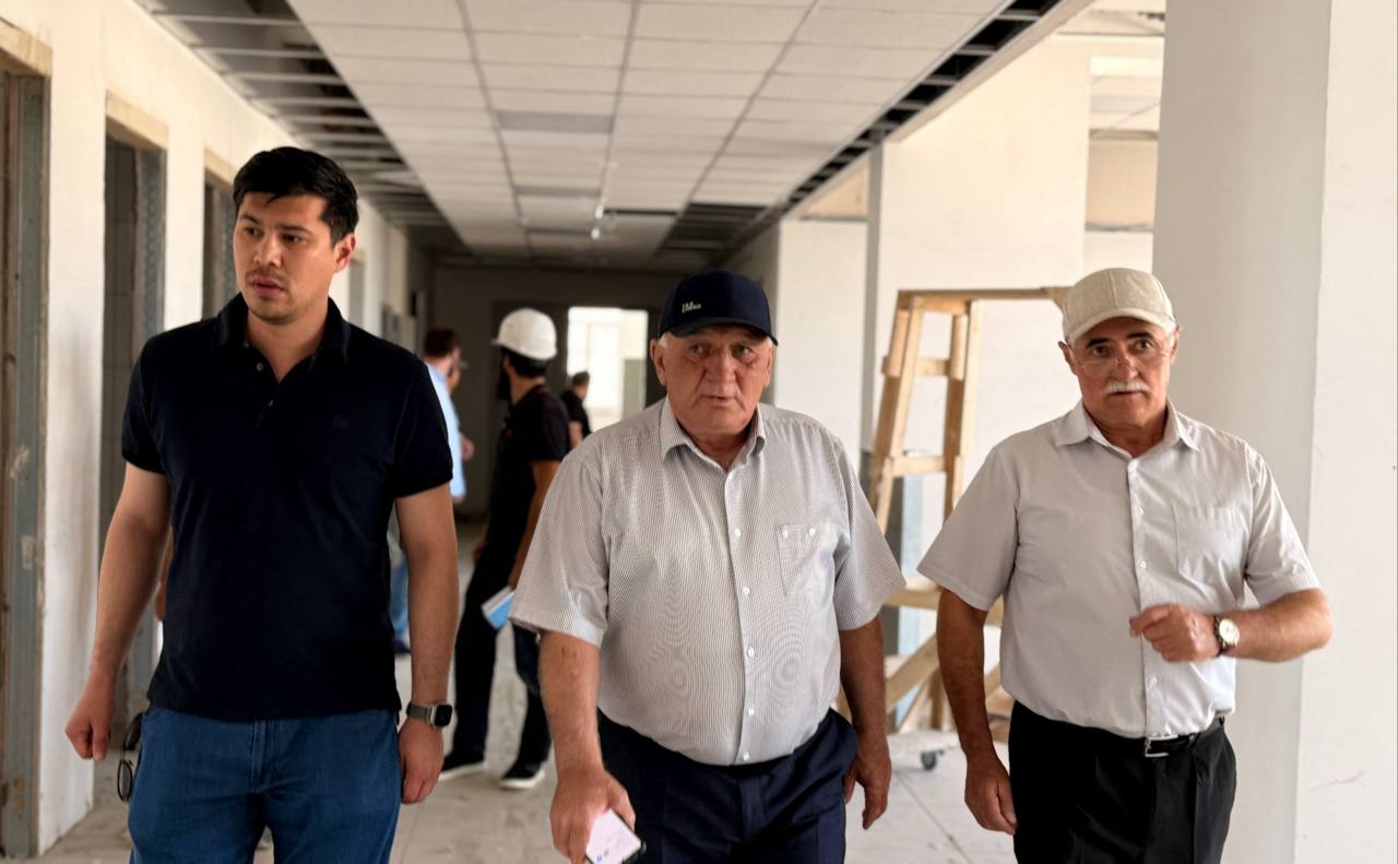 Глава Минстроя Дагестана проверил ход строительства новых школ