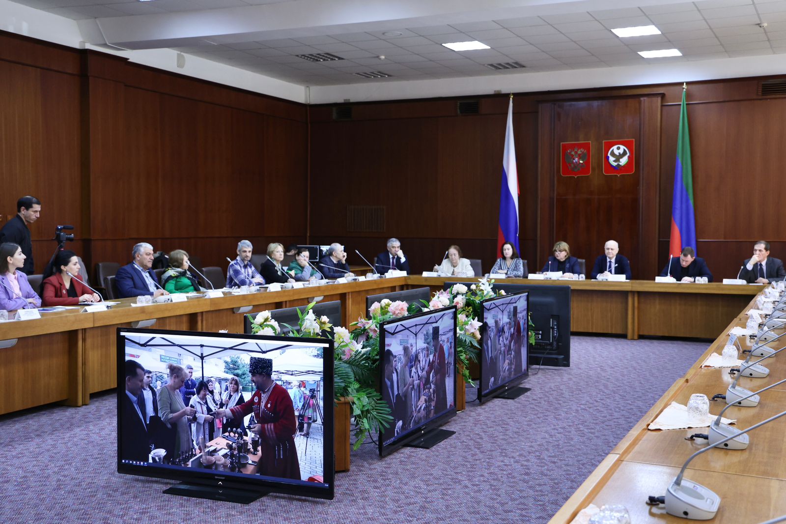 В Махачкале обсудили развитие и популяризацию этнокультурного достояния Дагестана