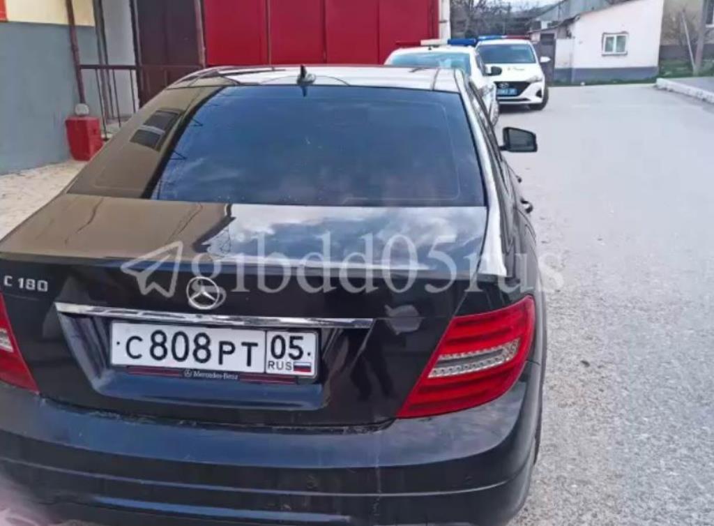 У дагестанца арестовали «Мерседес» за 53 неоплаченных штрафа