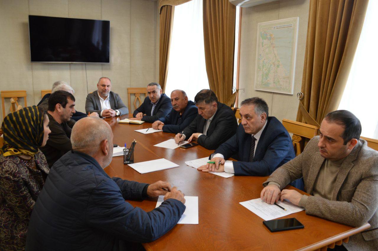 Абдурахман Махмудов провел прием граждан для жителей Каякентского района