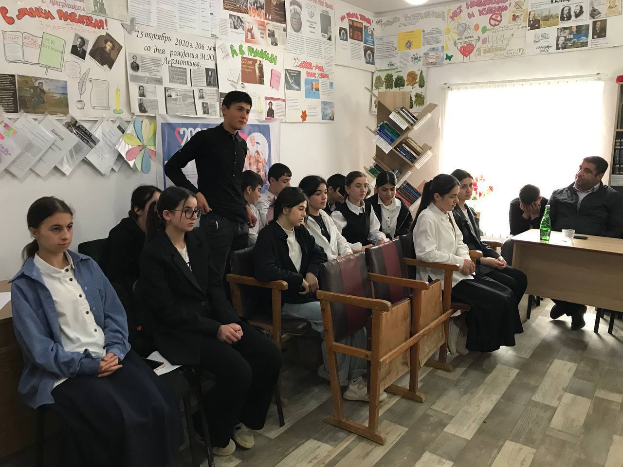 Урок мужества провели в Дарвагской библиотеке