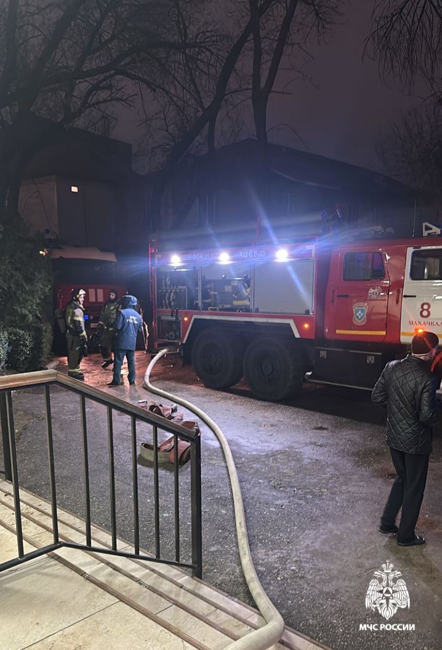 В общежитии ДГУ в Махачкале произошел пожар, эвакуированы 220 человек