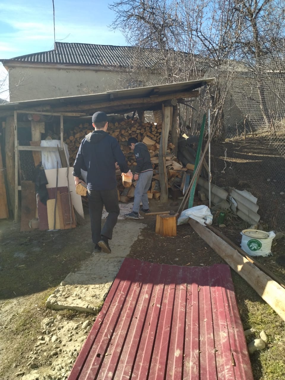 Семье участника СВО в Сулейман-Стальском районе оказали помощь