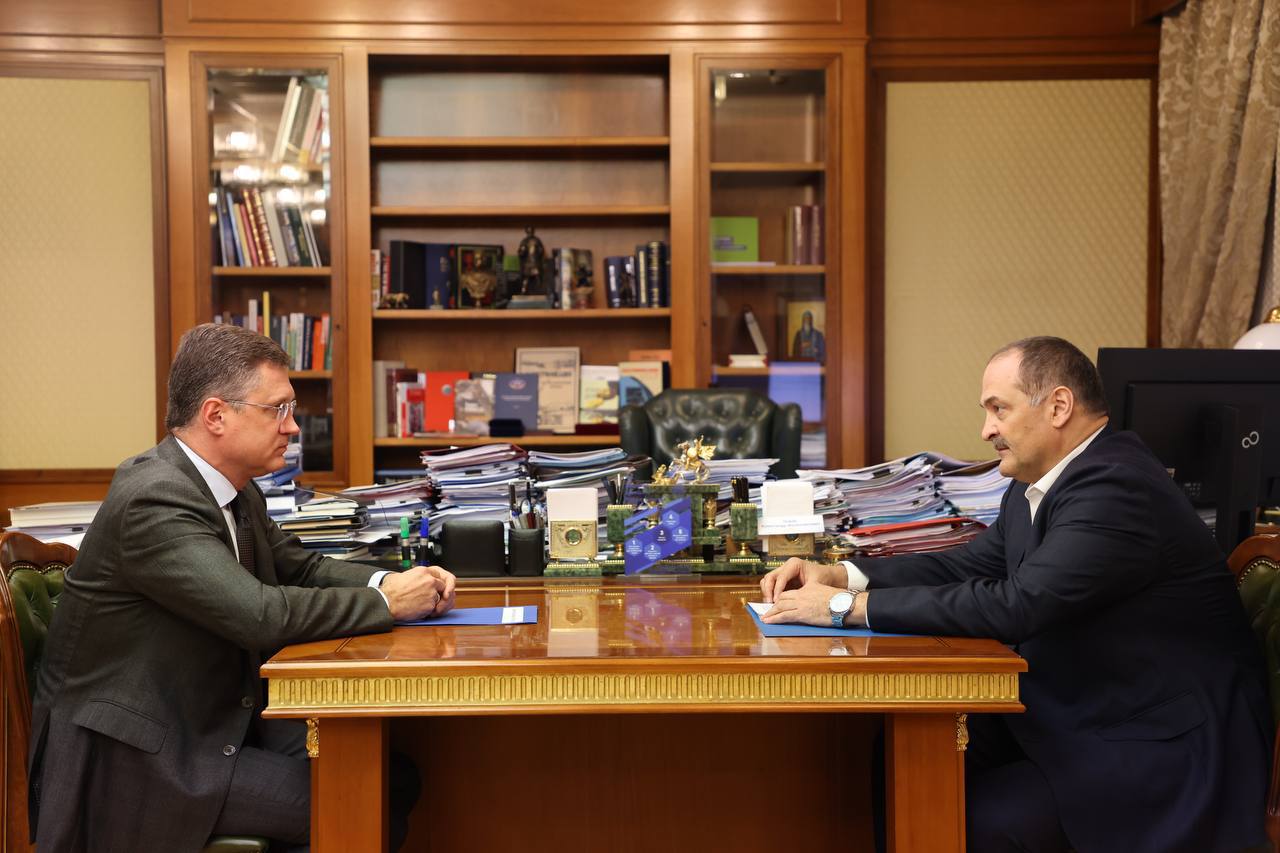 Александр Новак провел рабочую встречу с Сергеем Меликовым