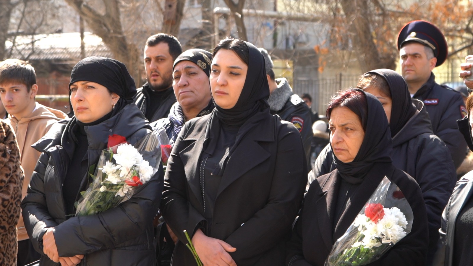 В Дербенте увековечили память военнослужащих Михаила Абраменко и Мавлудина Хидирнабиева