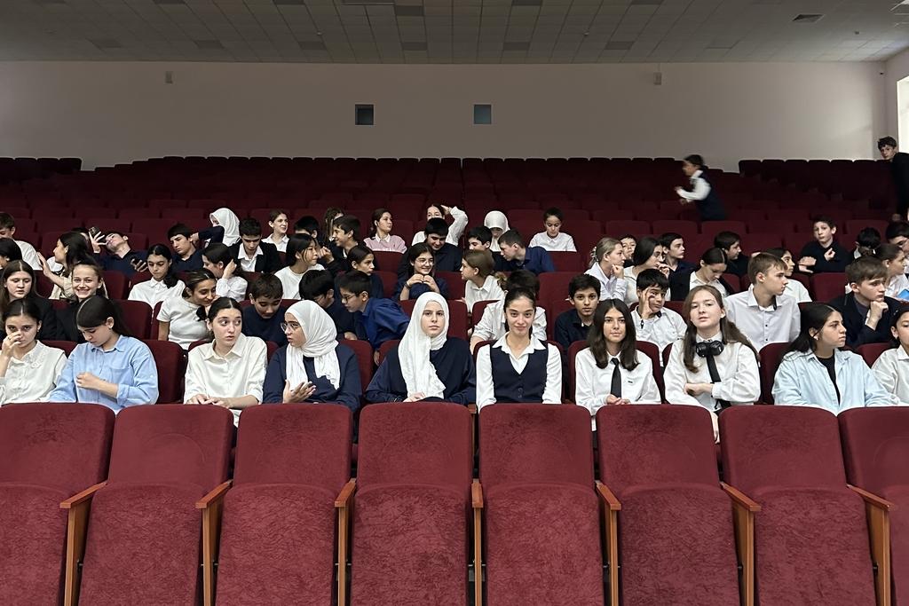 Профилактическую беседу на тему травли и ее последствий провели со школьниками Махачкалы