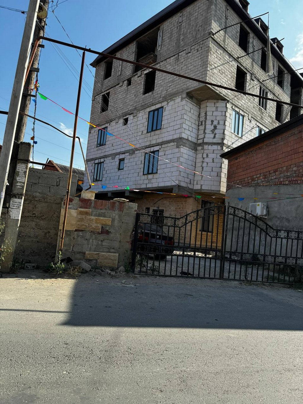 Шестиэтажный дом в Махачкале признали самовольным и подлежащим сносу