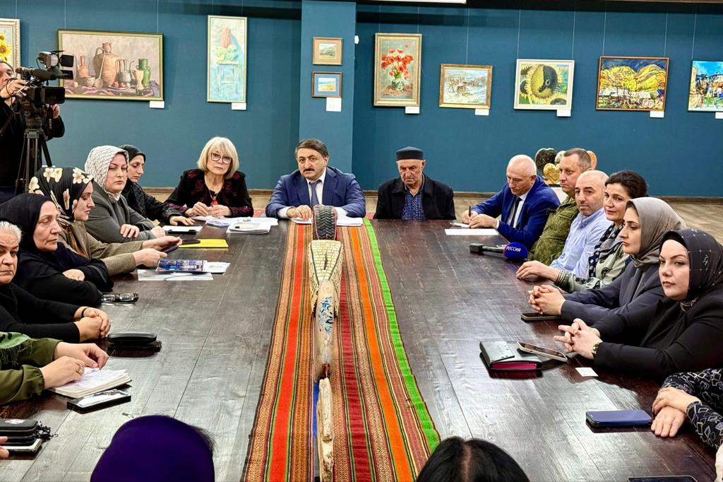 Джамаладин Гасанов провел встречу с руководителями женских общественных организаций