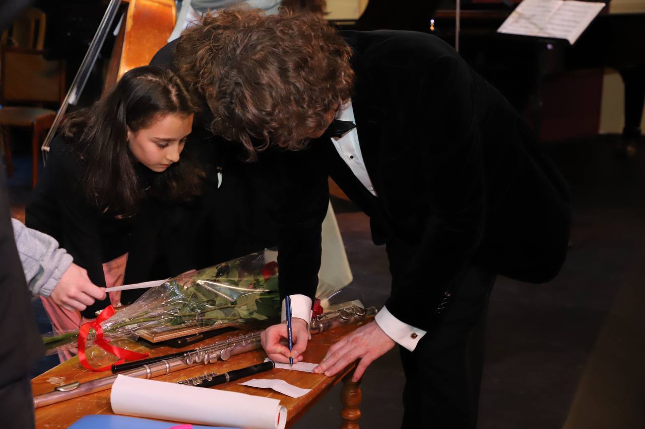 Известный флейтист Максим Рубцов выступил в Махачкале