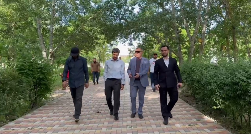 Сеидахмед Мамадов проинспектировал ход реконструкции центральной площади Южно-Сухокумска