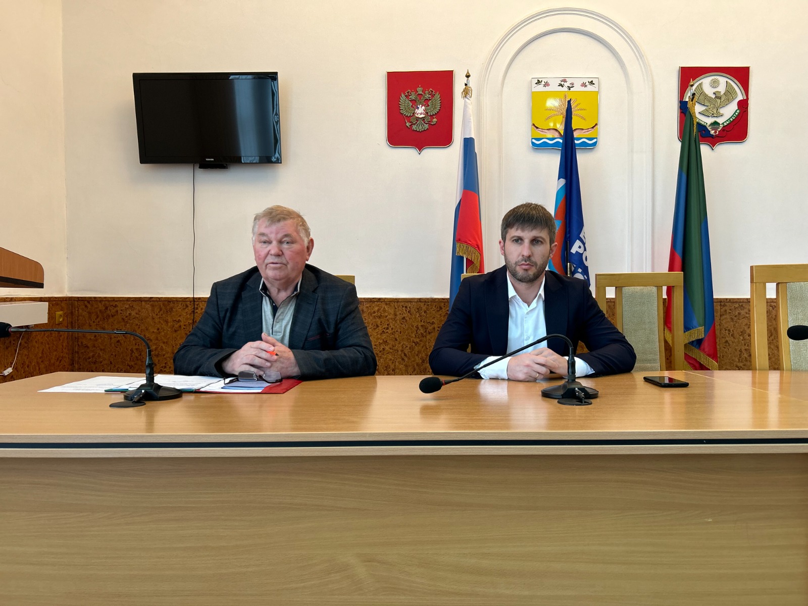 В Тарумовском районе прошла внеочередная сессия депутатов