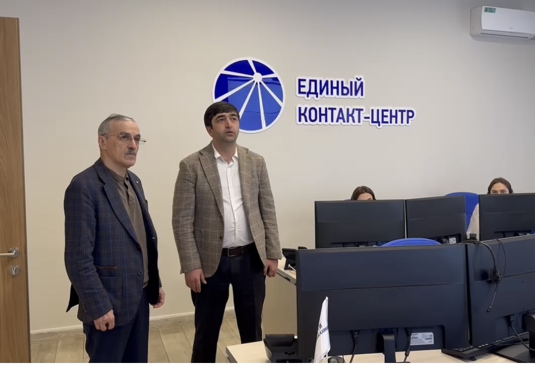 Депутат Госдумы Нурбаганд Нурбагандов посетил Единый контакт-центр «Дагэнерго»