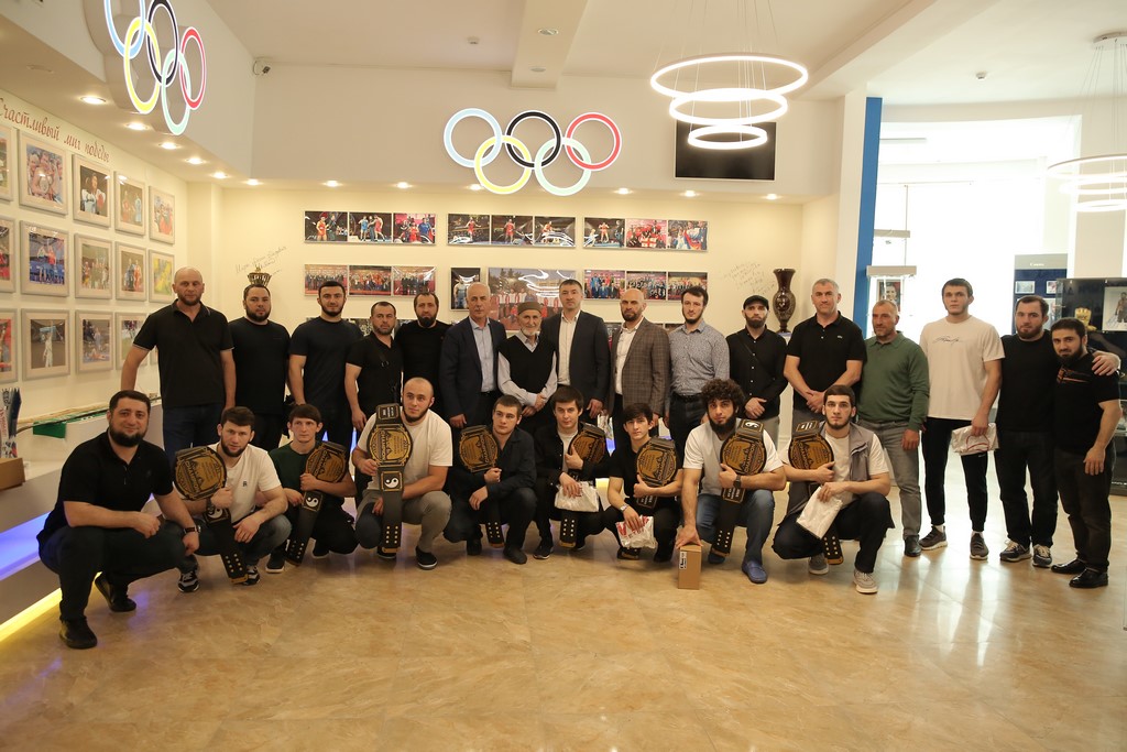 Чемпионов России по ушу-саньда чествовали в Махачкале