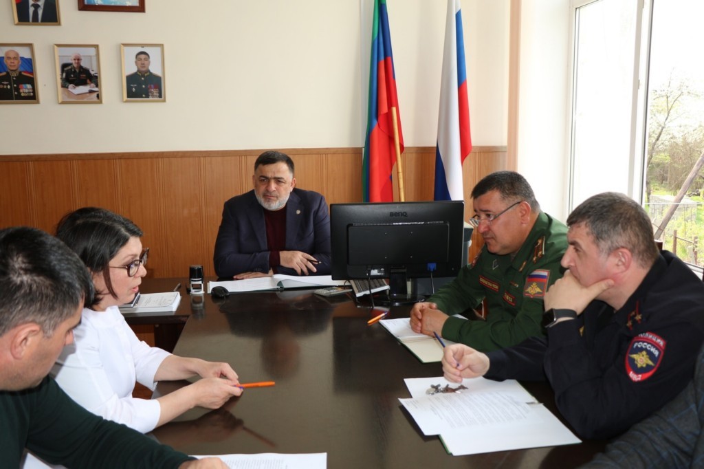 Глава Магарамкентского района принял участие в работе муниципальной призывной комиссии