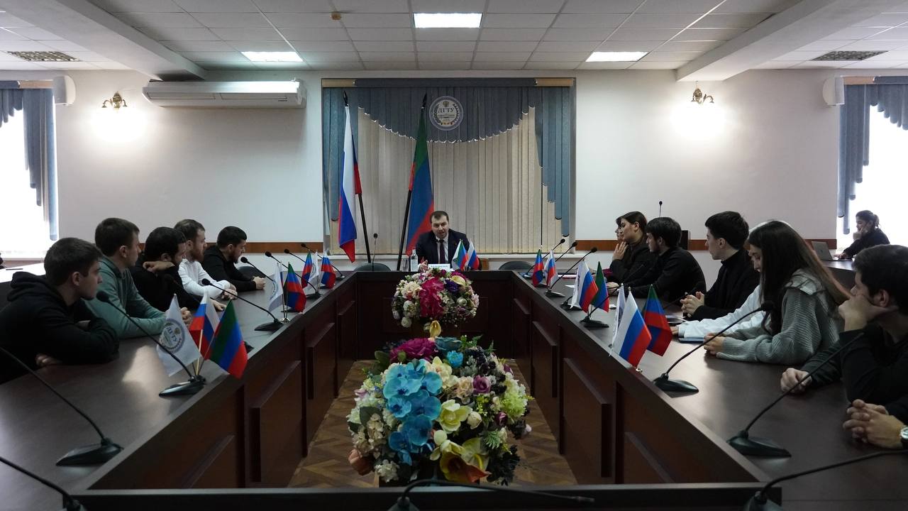 Ректор Даггостехуниверситета встретился со студенческим активом вуза