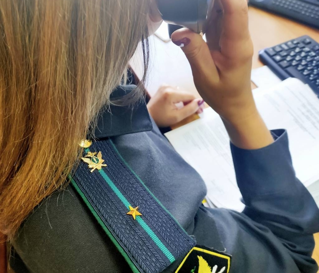 Более тысячи звонков приняли операторы группы телефонного обслуживания УФССП Дагестана