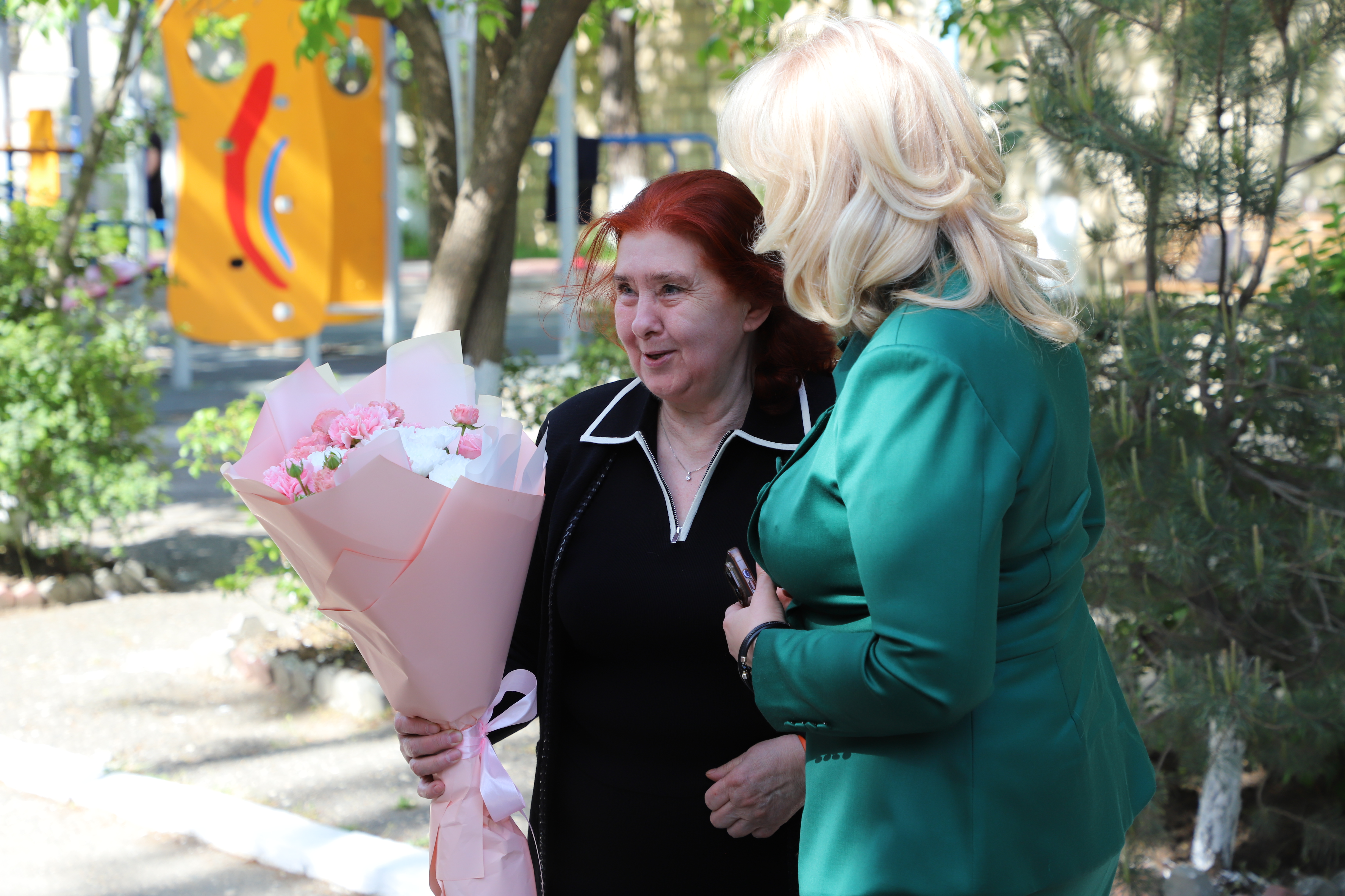 Зарема Бутаева присоединилась к акции «Сделай подарок родной школе»