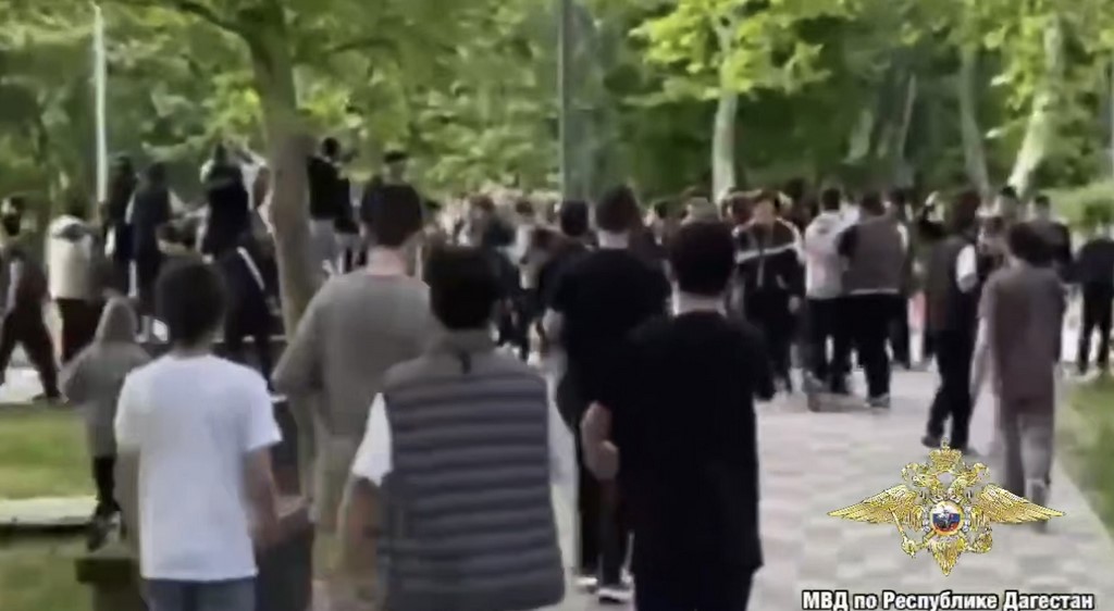 Полицейские разбираются с массовыми драками среди дагестанских подростков