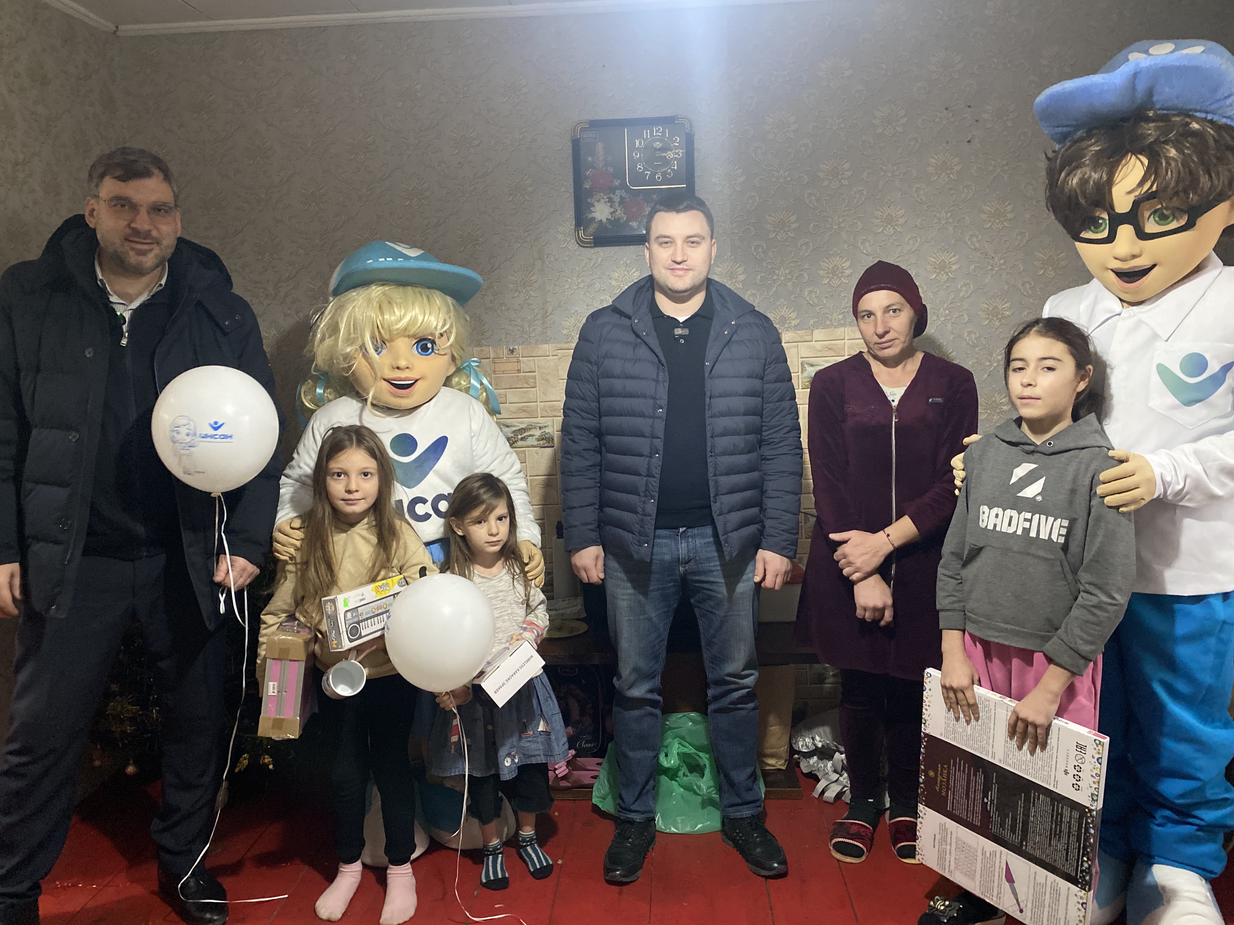 Артем Бичаев поздравил подопечных благотворительного фонда «Инсан» с наступающим Новым годом