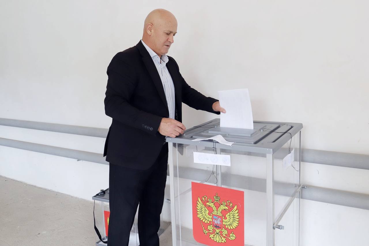 Сотрудники администрации Табасаранского района приняли участие в выборах