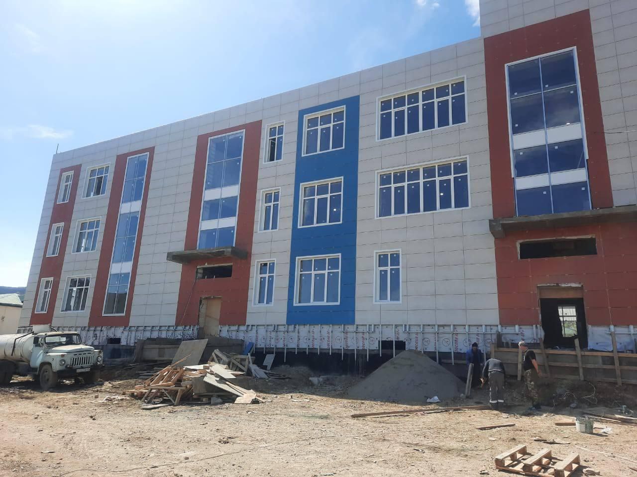 В Карабудахкентском районе продолжается строительство школы на 220 мест