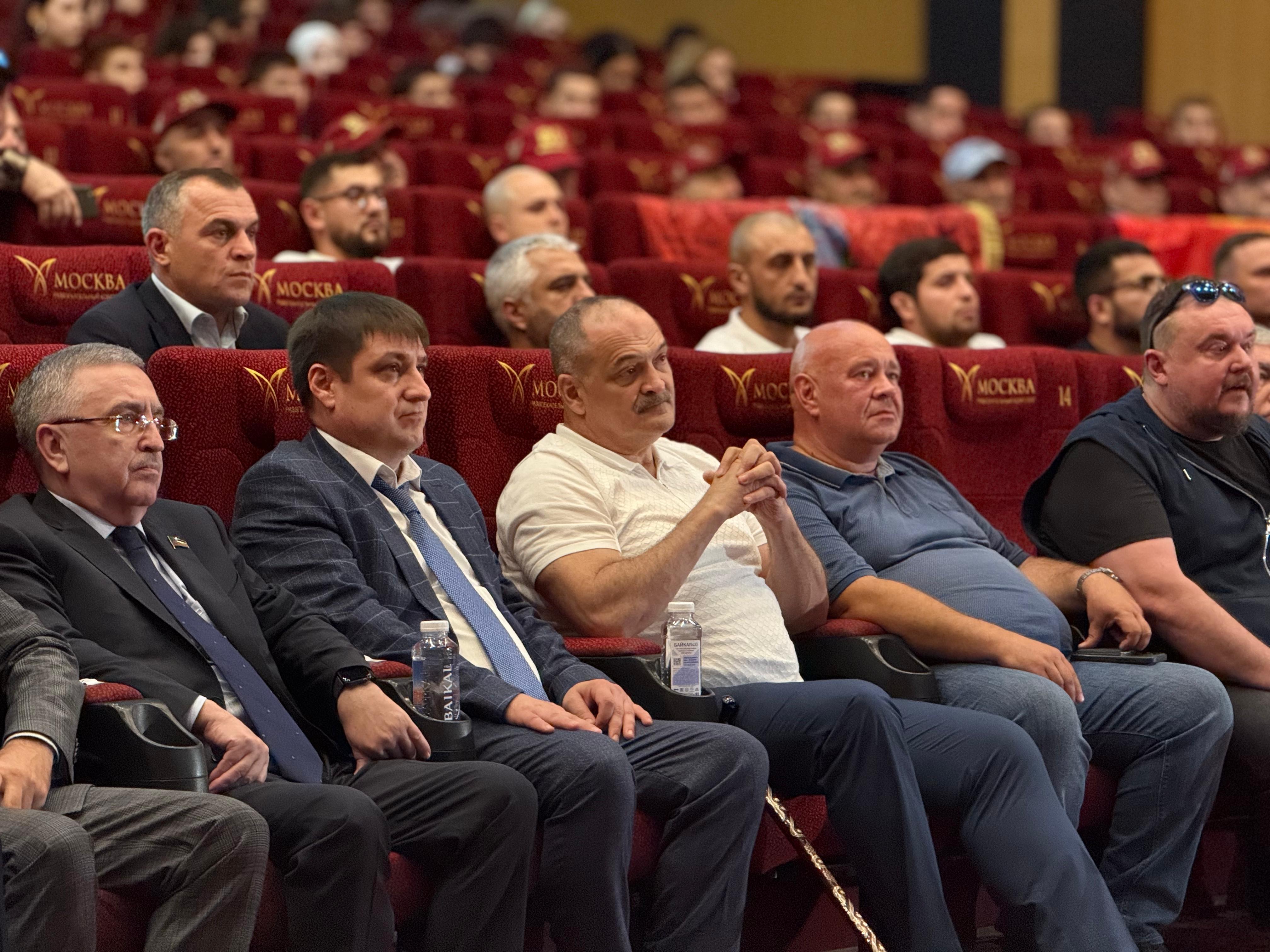 «Бессмертный полк»: в Дагестане прошла премьера кинокартины о подвиге предков