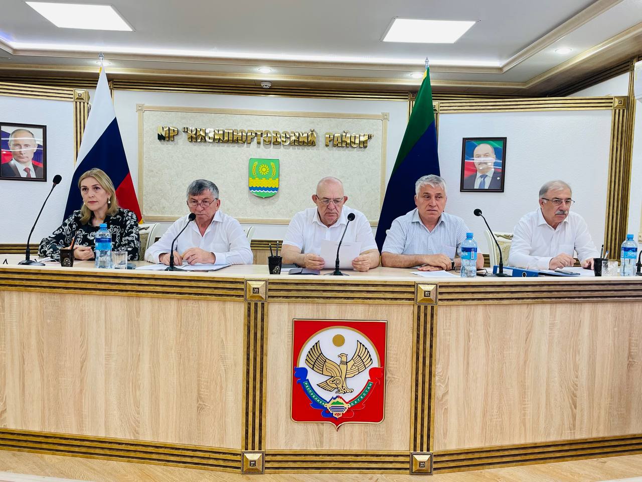 Меры по предотвращению угрозы распространения КГЛ обсудили в Кизилюртовском районе