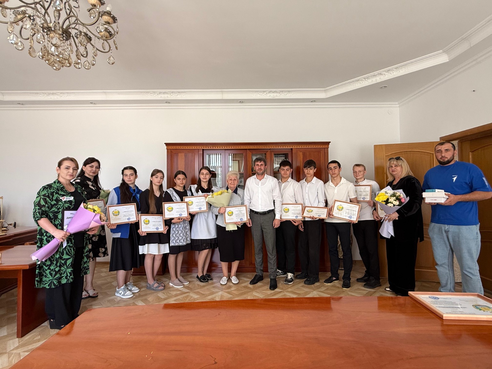 Василий Джамалов встретился с активистами Движения Первых