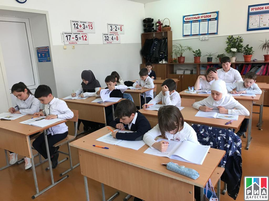 В классе 170 учеников. PIRLS 2021. Школьники Дагестана. Дагестанские школьники. Сельская школа Дагестан.