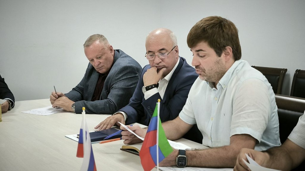 Госжилинспекция Дагестана проверила Каспийск на готовность к отопительному сезону