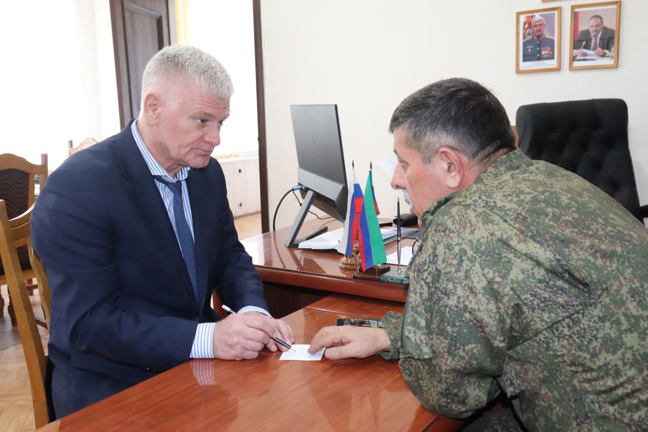 Глава Кизилюртовского района ознакомился с ходом весенней призывной кампании