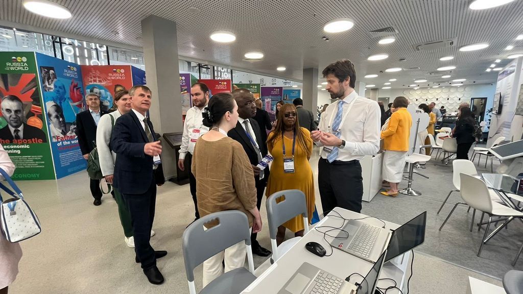 Иностранцам представили проект «Билет в будущее» на форуме в Казани