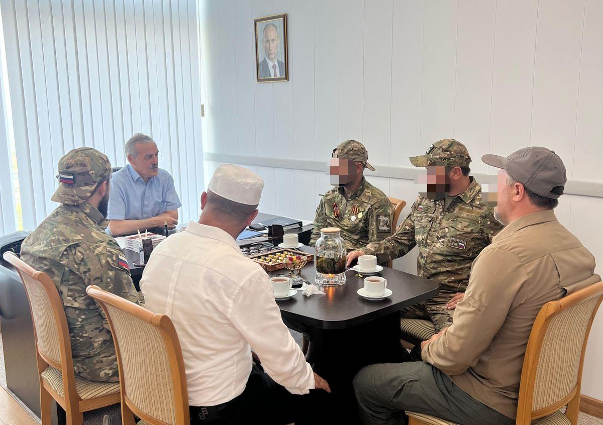 Нурбаганд Нурбагандов встретился с бойцами батальона «Каспий», вернувшимися из зоны СВО