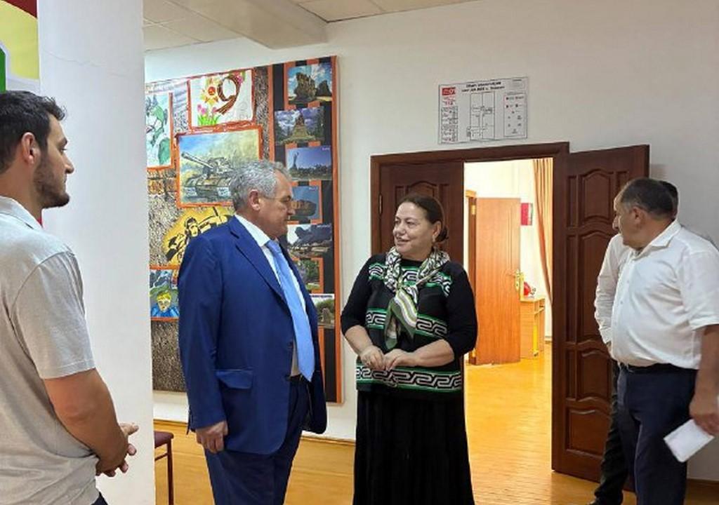 Глава Левашинского района посетил Дом детского творчества