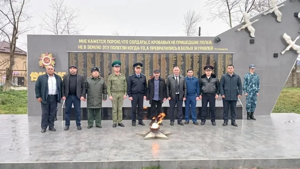 Отцу погибшего участника СВО из Хивского района передали орден Мужества