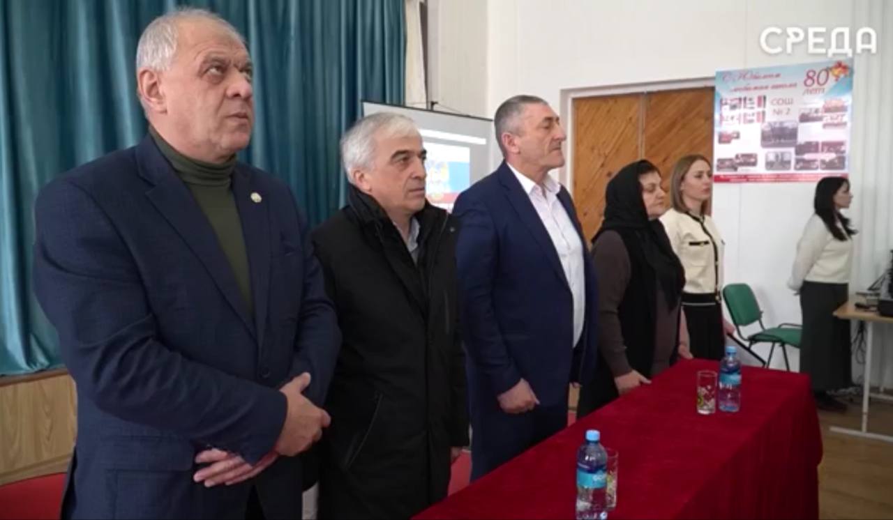 В Каспийской школе прошла встреча с представителями Правительства Дагестана