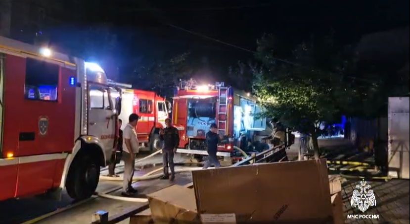 Два частных дома загорелись в Махачкале