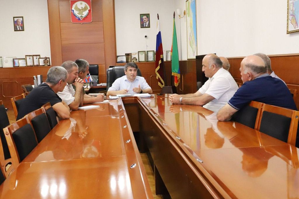 Глава Табасаранского района Магомед Курбанов провел прием граждан