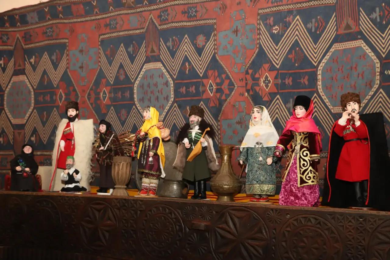В Махачкале открылась выставка «Кукольный мир»