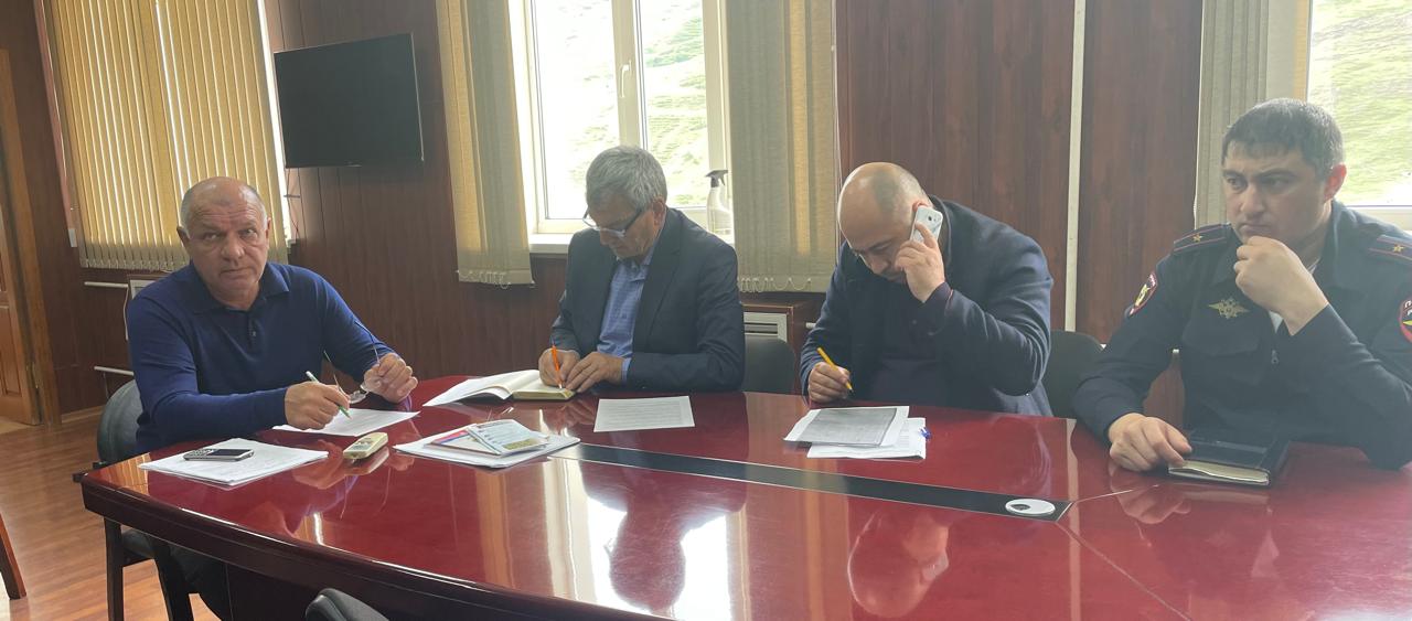 Вопросы организации призыва на военную службу обсудили в Курахском районе