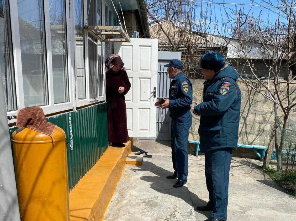 В Дагестане сотрудники МЧС и полиции провели совместные рейды