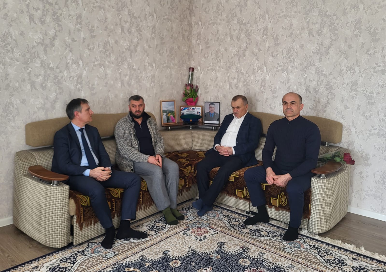 Саид Темирханов отметил вклад матерей в воспитании защитников Отечества