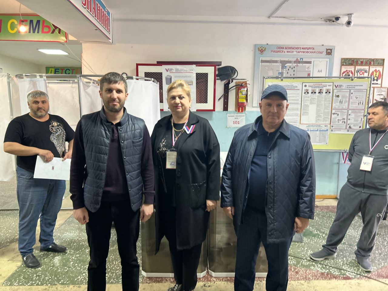 Александр Зимин ознакомился с ходом выборов в Тарумовском районе