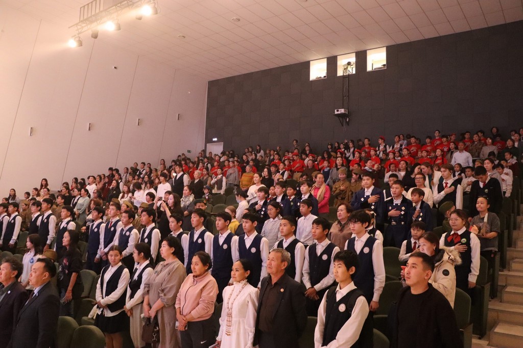 День белых журавлей: литературный мост дружбы между Якутией и Дагестаном