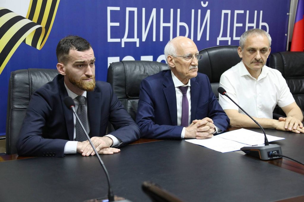 Рамазан Джафаров представил коллективу Миннаца Дагестана нового руководителя