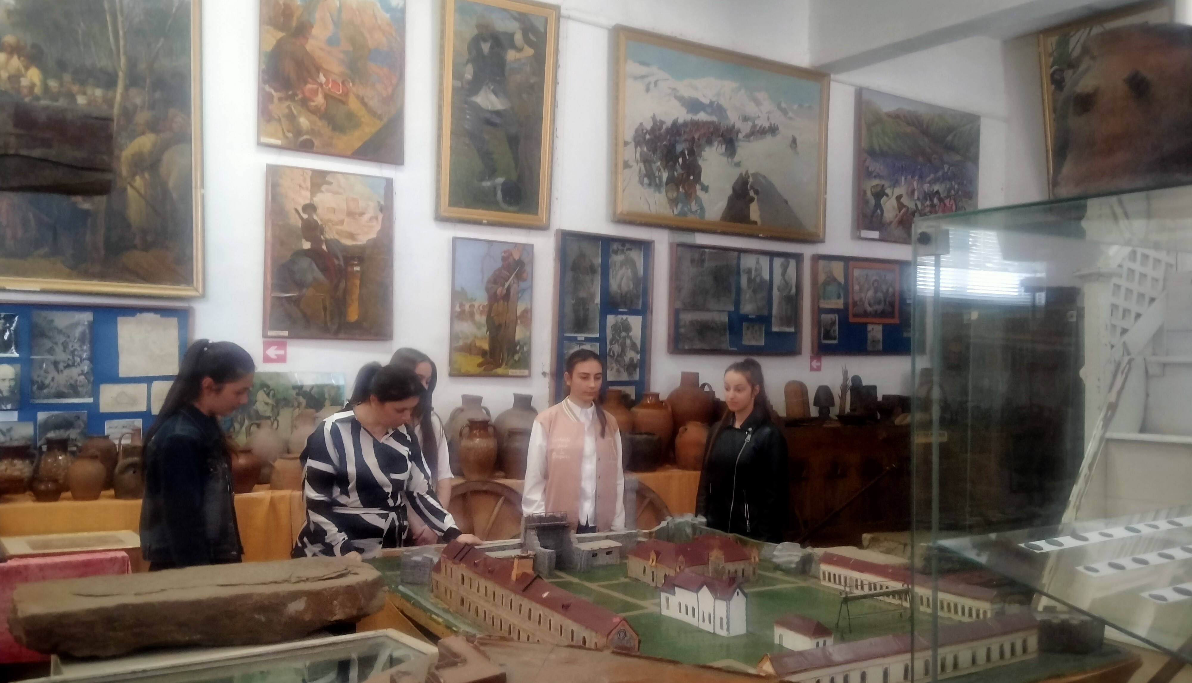 Профориентационные мероприятия для школьников провели в селе Ахты