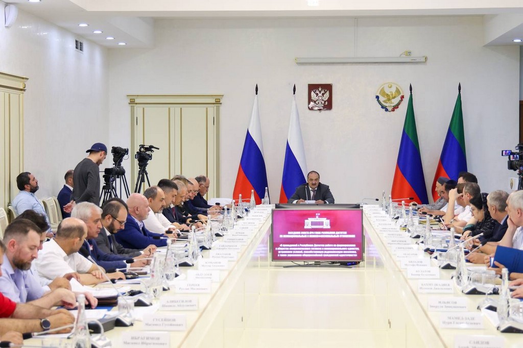 Глава республики проводит заседание Совета по межнациональным и межконфессиональным отношениям